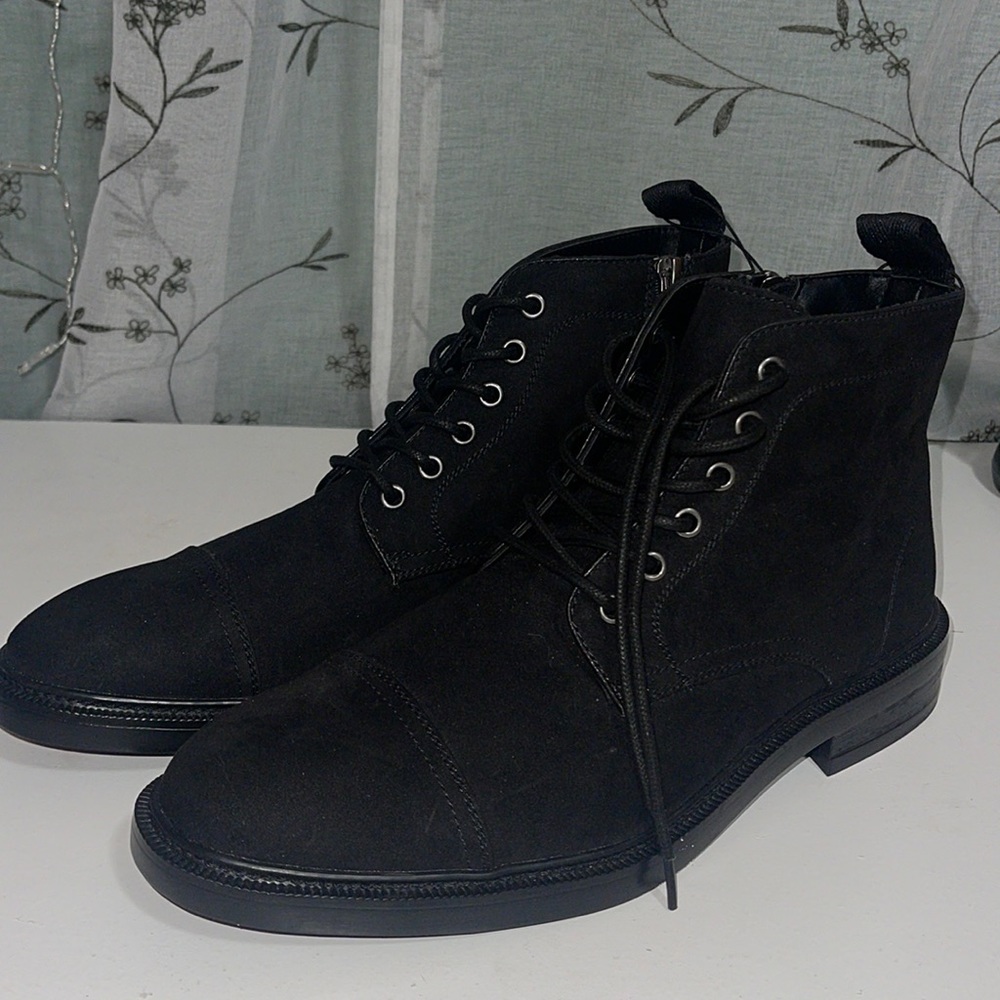 H&M Zip up Men’s Boots Size 9